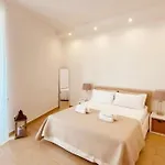 Casa Re Manfredi 12 *